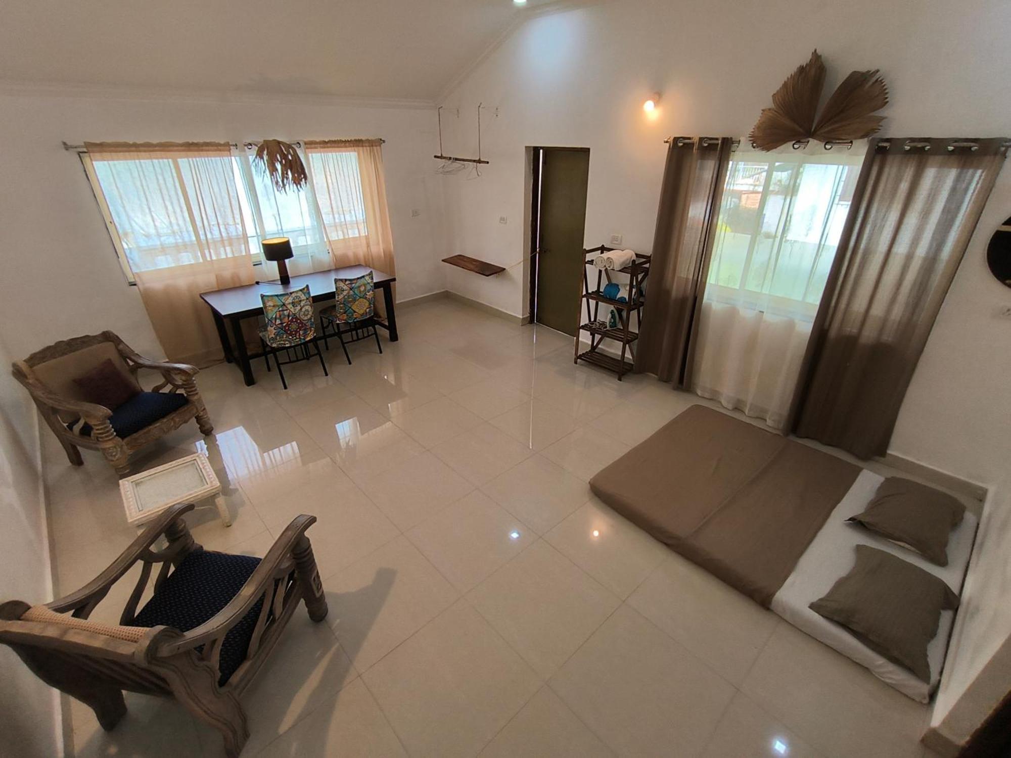 J-House, Spacious Apartments With Balconies, Thalassa 1Min Away Siolim Zimmer foto